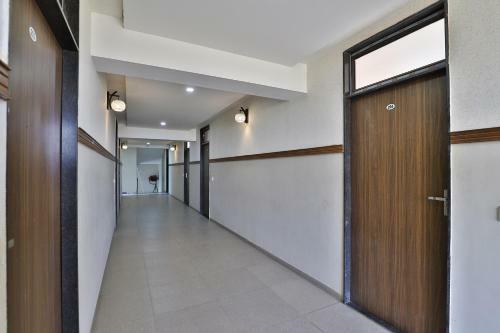Oyo 35982 Hotel Blue Rock