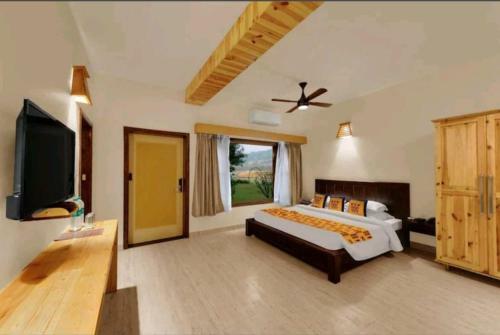 Hotel Tarangi Resort & Spa - A River Access Property