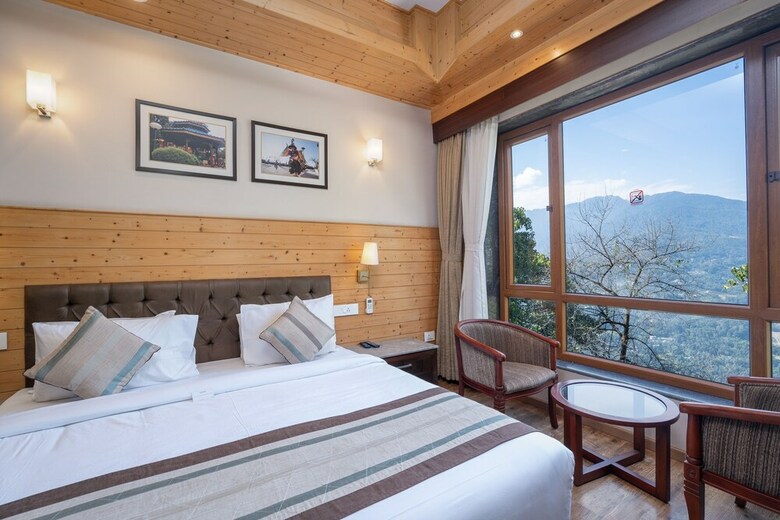 Hotel Alpine Abode Continental