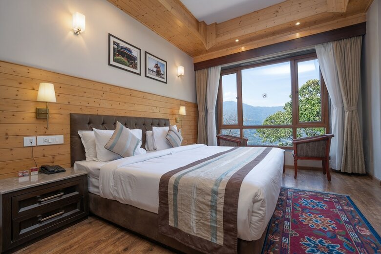 Hotel Alpine Abode Continental
