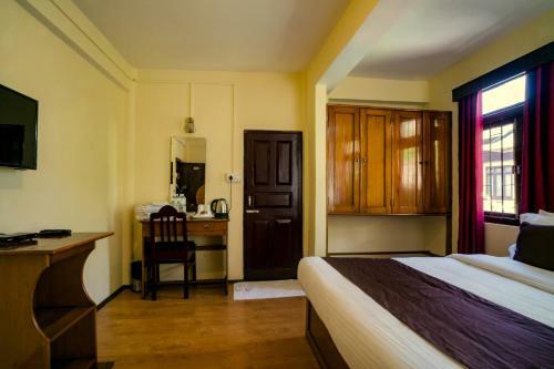 Hotel Magpie Mall Road Residency (Mg Marg)