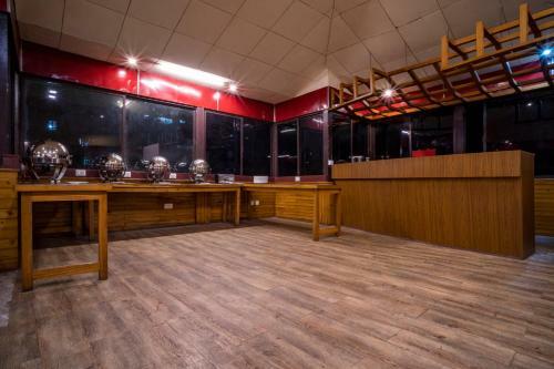 Hotel Magpie Mall Road Residency (Mg Marg)
