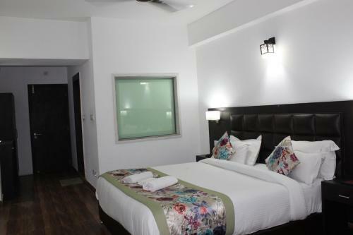 Hotel The Leenor Regency