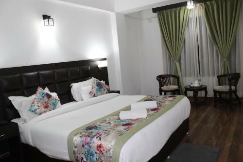 Hotel The Leenor Regency