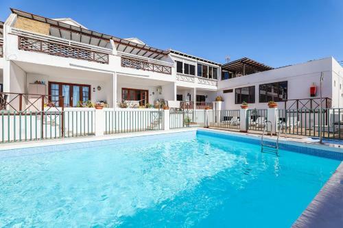 Blue Sky Apartment