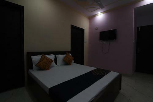 Red Rose Hotel
