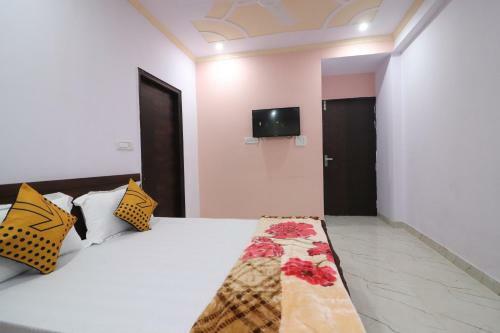 Red Rose Hotel