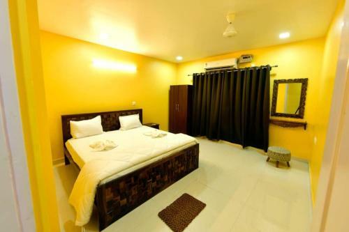 Pinkk Panther Luxury Service Apartment