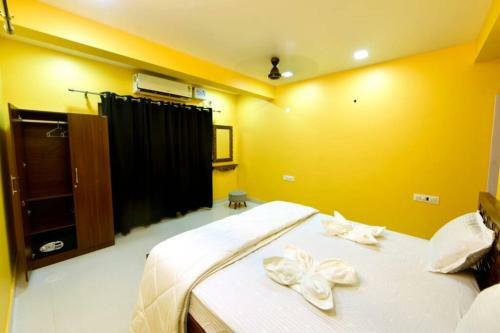 Pinkk Panther Luxury Service Apartment
