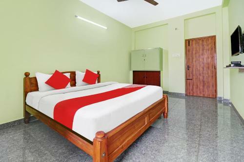 Oyo 81698 Hotel Gan Residency