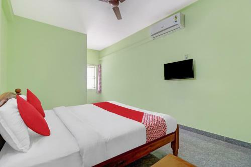 Oyo 81698 Hotel Gan Residency