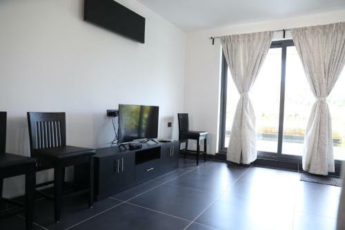 08 Bedroom Entire Villa Apartment Saligao