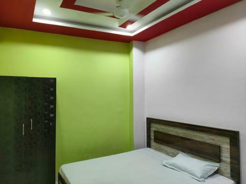 Staymaker Hotel White Stone