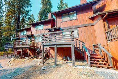 Wine & Woods Retreat