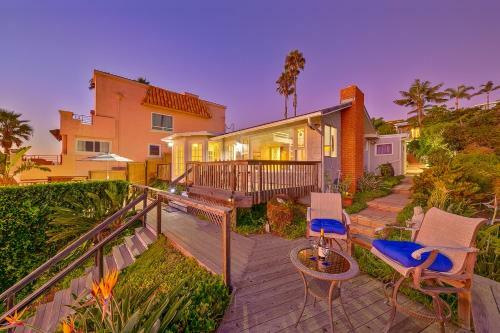 Cardiff Beach Cottage