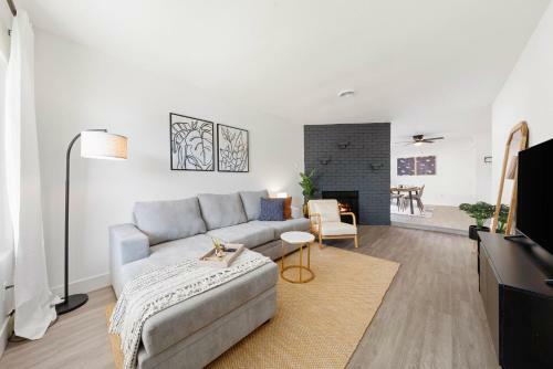 Gorgeous 2 Bedroom, King Bed, Central Sacramento