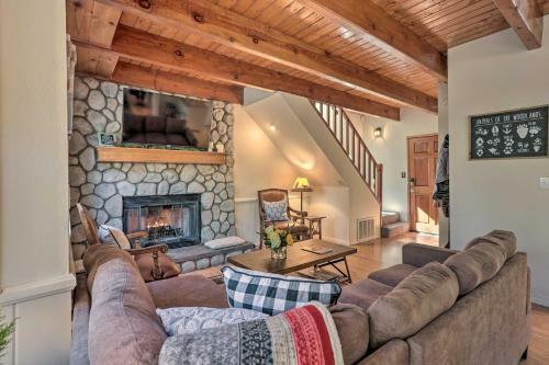 Rustic Home With Deck About 2 Mi To Lake Arrowhead!