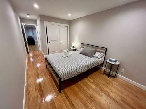 Newly Built Luxury Home 1 Mile From Sf