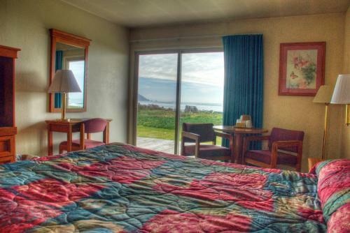 Crescent Beach Motel