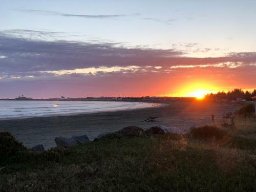 Crescent Beach Motel