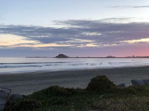 Crescent Beach Motel