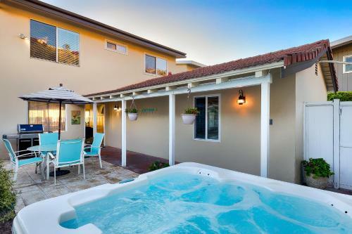Capo Beach Jacuzzi & Beachfront Beauty