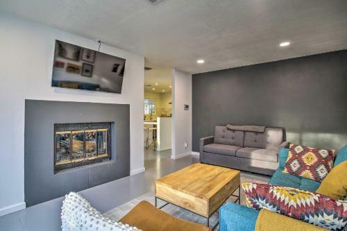 Chic Desert Hot Springs Oasis With Game Room!