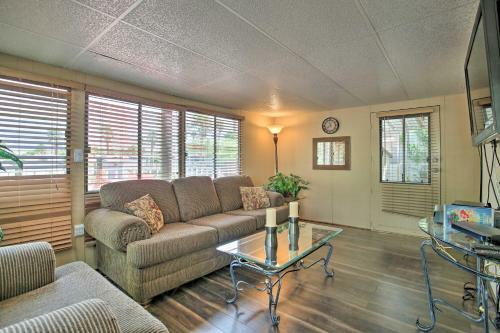 Desert Hot Springs Home In Resort Community!
