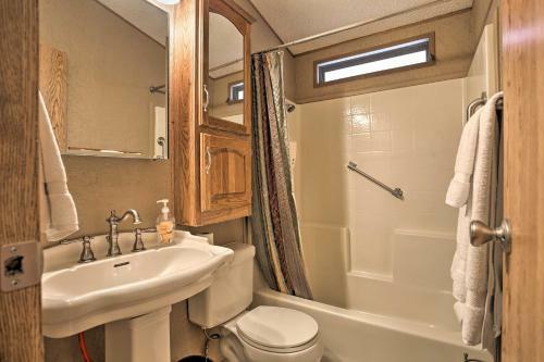 Desert Hot Springs Home In Resort Community!