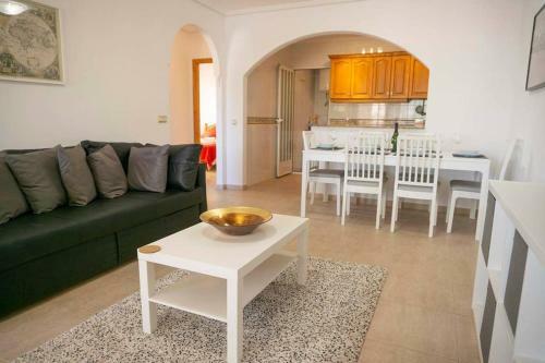 Spacious 2 Bed Ground Floor Apartment With Beautiful Communal Pool