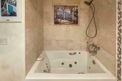 Colorful El Cajon Hideaway With Peaceful Garden!