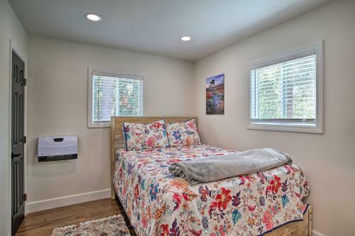 Charming Idyllwild Cabin With Deck And Fire Pit!