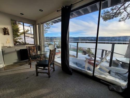 The Point! Spectacular Lake Views 5 Suites!