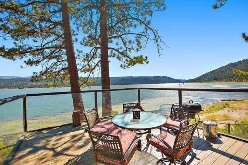 The Point! Spectacular Lake Views 5 Suites!