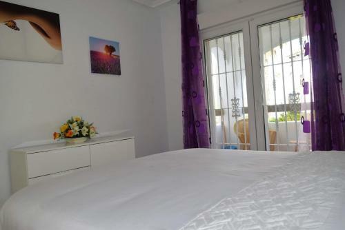 Fabulous 2 Bed 2 Bath Apartment !