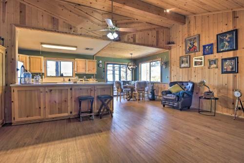 Rustic Pine Mtn Club Cabin With Beautiful View!
