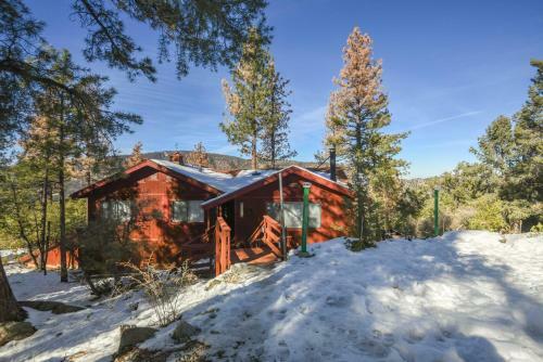 Rustic Pine Mtn Club Cabin With Beautiful View!