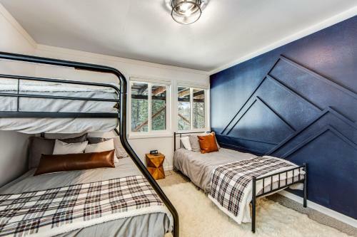 Lakefront Lodge