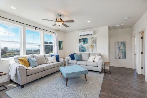 Beach Town Home - Walk To Beaches Downtown Activities And So Much More