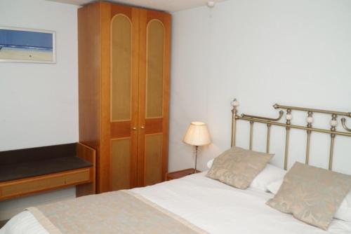 Posada The Crown House Hotel