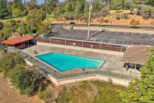 Groveland Gem With Deck, Game Room And Much More!