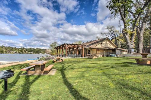 Groveland Gem With Deck, Game Room And Much More!