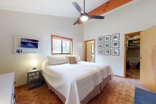 Tahquitz View Chalet