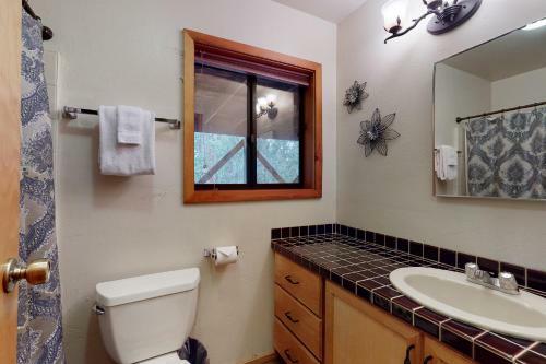 Tahquitz View Chalet