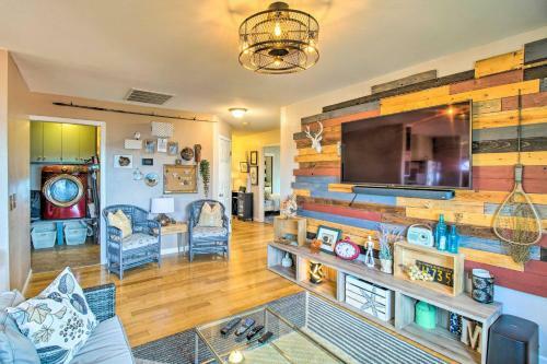 Unique Home With Deck, Grill, Lake And Mtn Views!