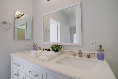 Top Rated 5 Star Getaway 4br 2 Bathroom