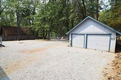 Shasta Lake Cabin