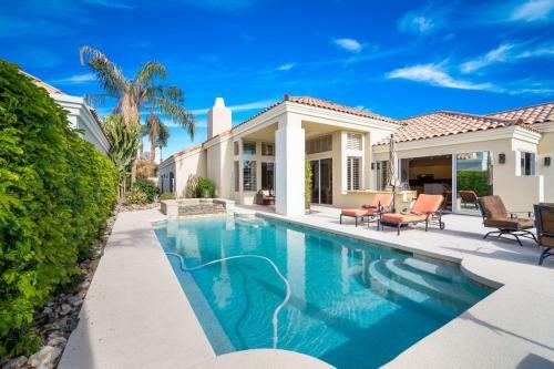 Charming, Redesigned 5 Star Rating With Pool, Spa, Bbq And More