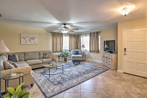 Charming La Quinta Home Golf, Hike And Shop!