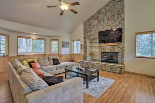 Scenic Lake Arrowhead Cabin Hike, Ski, Fish!